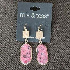 NWT Mia & Tess Pink/Gold Drop Dangle Earrings